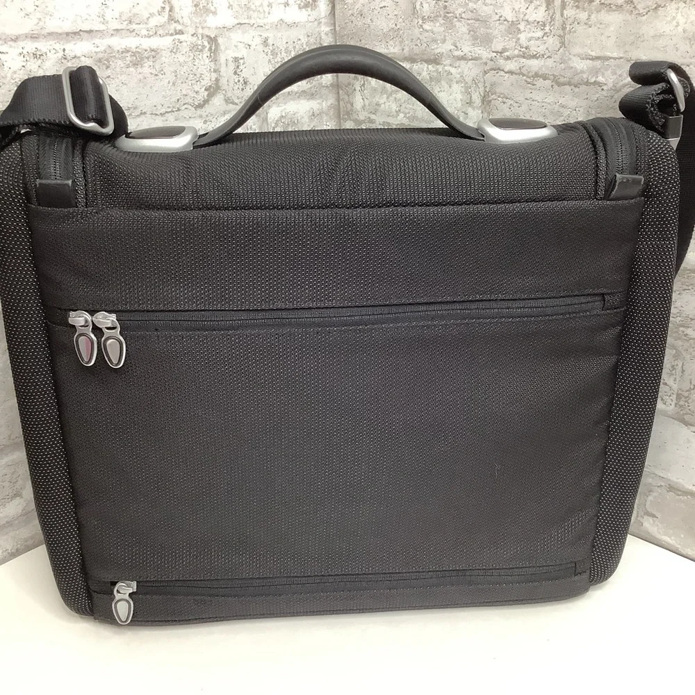 Tumi Black Briefcase Flap 2Way Shoulder Bag Travel Rare 14” Large Men’s